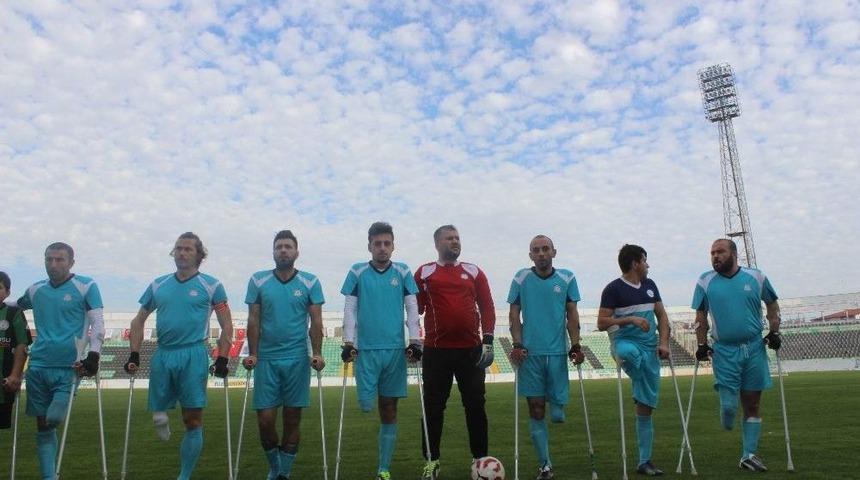 Ampute Takımından Anlamlı Klip