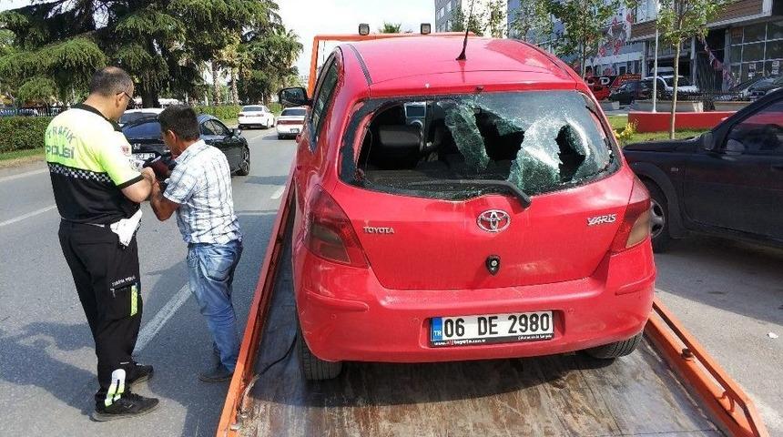 Samsun’da Otomobil Yayalara Çarptı: 2 Yaralı