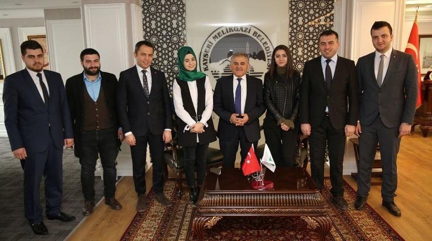 Ak Parti İl Gen&ccedil;lik Kolları Başkan B&uuml;y&uuml;kkılı&ccedil;&rsquo;ı Ziyaret Etti