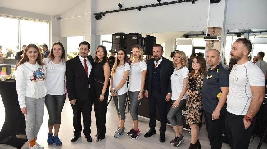 Başkan Doğan Spor Merkezi A&ccedil;ılışına Katıldı