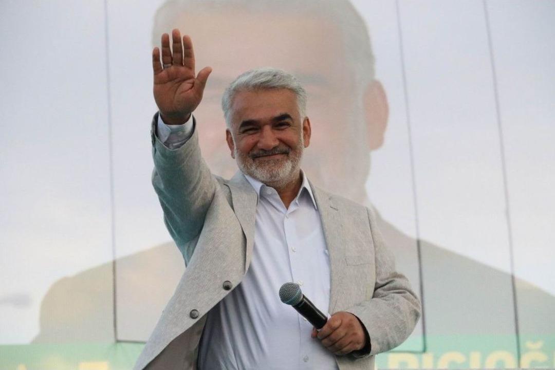 H&uuml;da-par&rsquo;ın Bağımsız Adayı Yapıcıoğlu, Diyarbakır&rsquo;da Miting D&uuml;zenledi