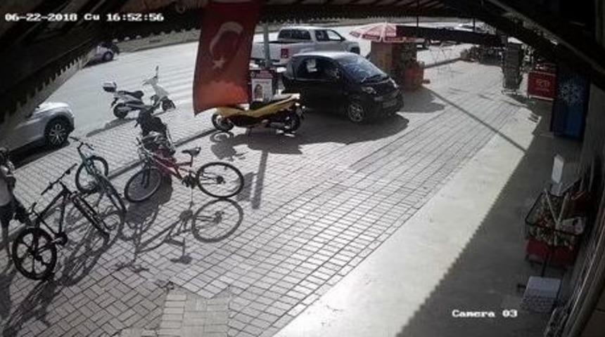 Yayanın Dalgınlığı Az Kalsın Canına Mal Oluyordu