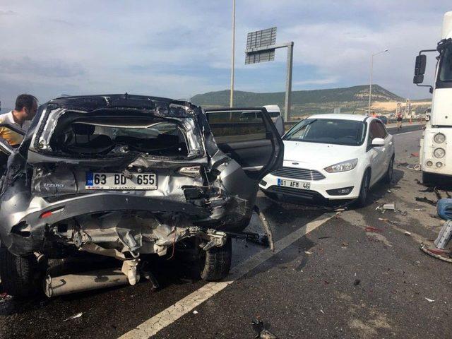 Kahramanmaraş’ta Zincirleme Trafik Kazası: 1 Ölü, 17 Yaralı 2