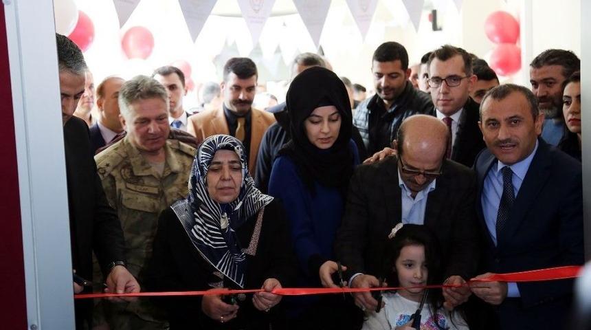 Tunceli&rsquo;de Şehit Polisin İsmi K&uuml;t&uuml;phaneye Verildi