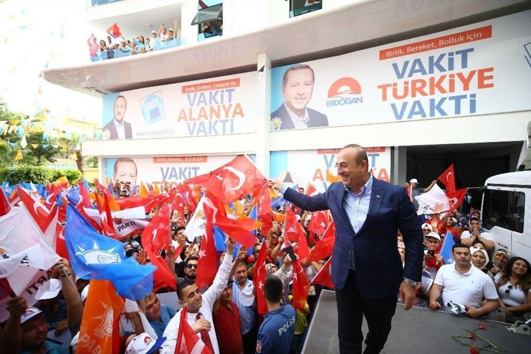 Bakan &Ccedil;avuşoğlu, Alanya&rsquo;da İstikrar Y&uuml;r&uuml;y&uuml;ş&uuml;ne Katıldı