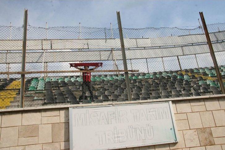 Küme Düşen Takımına Tribünden Tek Başına Destek Verdi G1