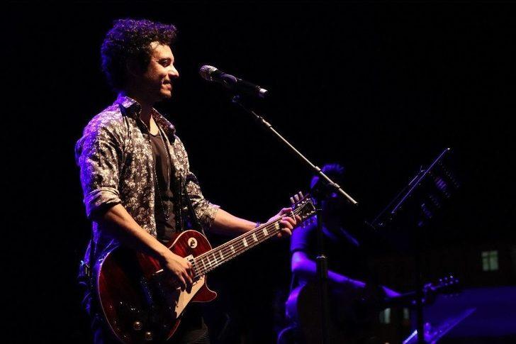 Buray, Karamanlı Hayranlarına Unutulmaz Bir Gece Yaşattı G4