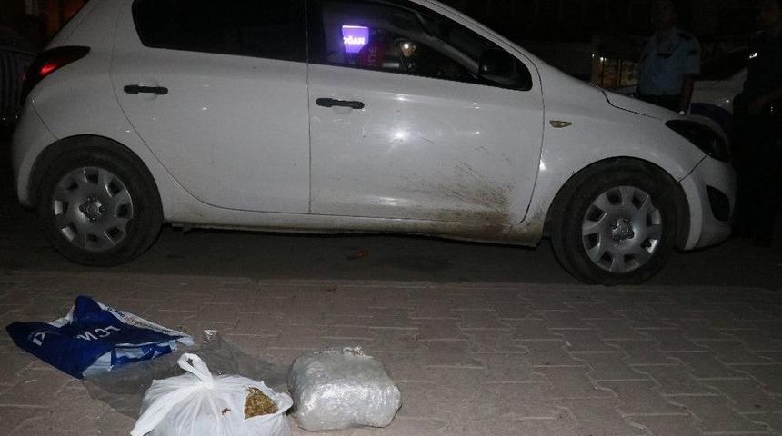 Kovalama Sonucu Yakalanan Ara&ccedil;tan 4 Kilo Esrar &Ccedil;ıktı