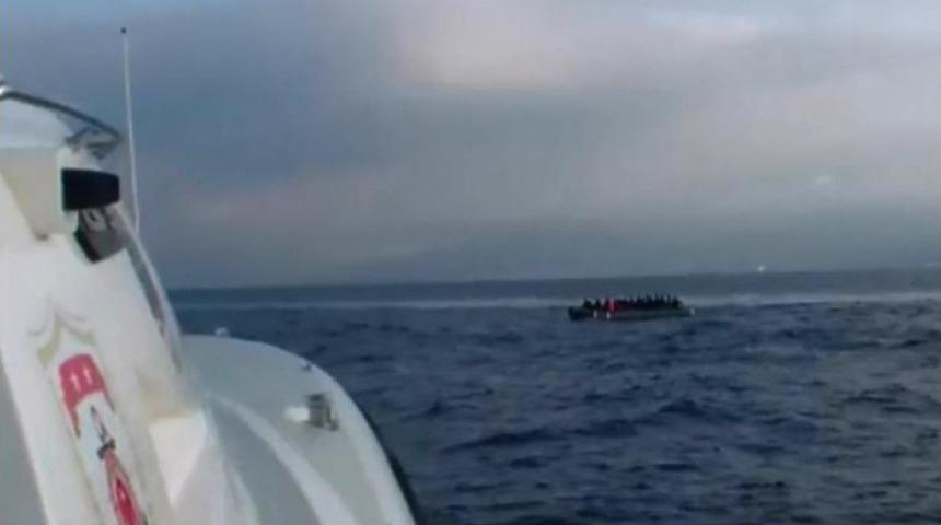 Kuşadası K&ouml;rfezi&rsquo;nde 3&rsquo;&uuml; &Ccedil;ocuk, 16&rsquo;sı Kadın 41 Ka&ccedil;ak G&ouml;&ccedil;men Yakalandı