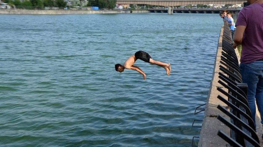 Canını Hi&ccedil;e Saydı, "hayat Cesurları Sever" Dedi