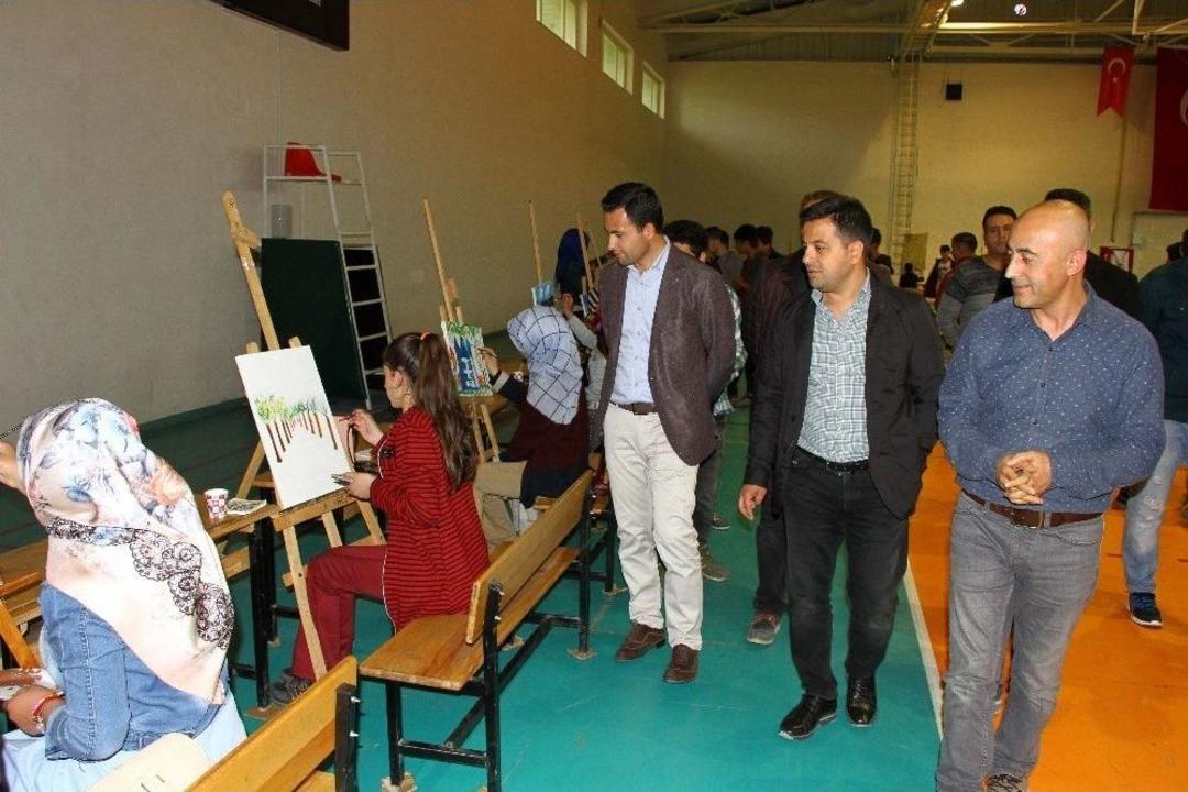 Hizan&rsquo;da &lsquo;resim At&ouml;lyesi&rsquo; Sergisi