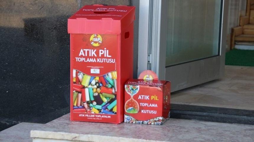 Camilere Atık Pil Toplama Kutuları Konuldu