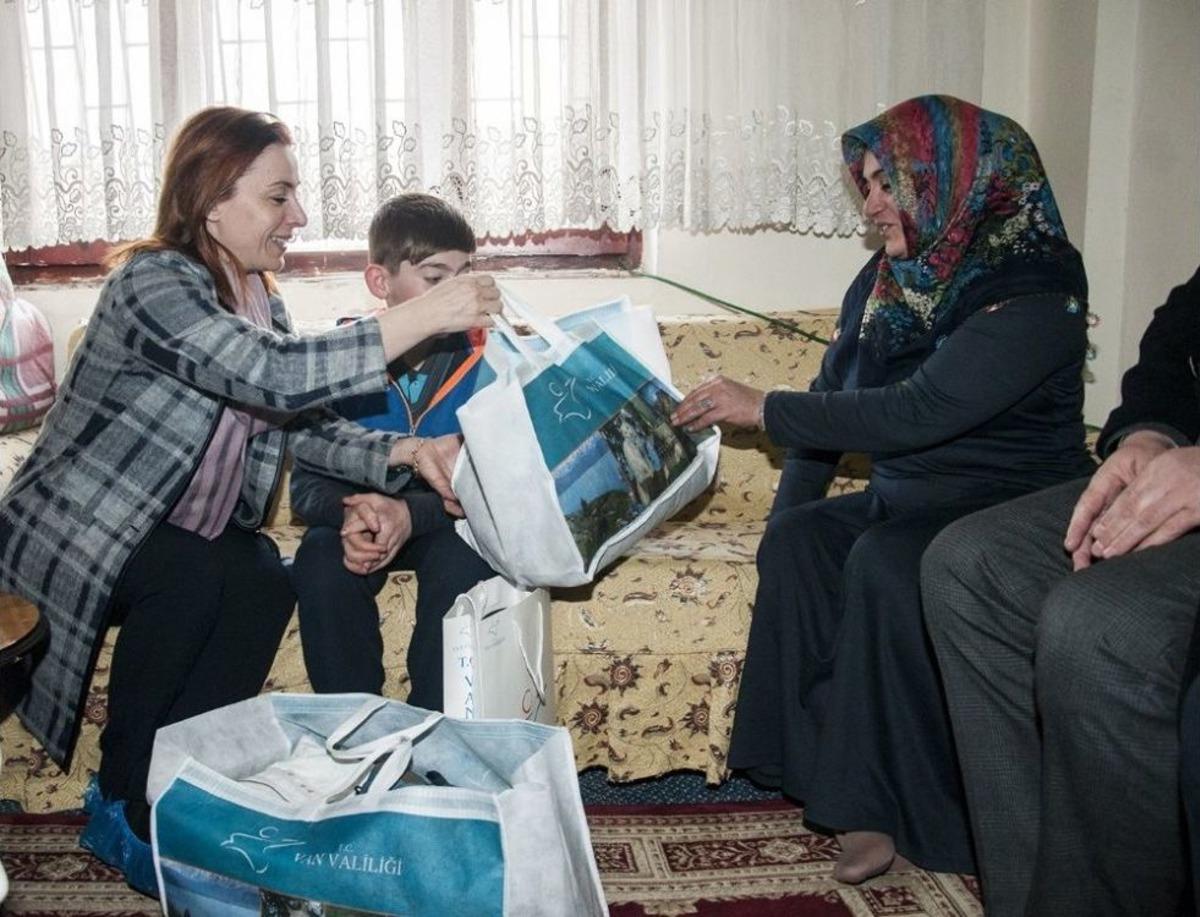 Vali Zorluoğlu&rsquo;nun Eşi Sevcan Zorluoğlu&rsquo;nun Aile Ziyaretleri Devam Ediyor