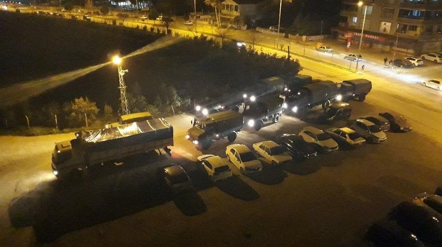 Askerlere Vatandaşlardan Sevgi G&ouml;sterisi