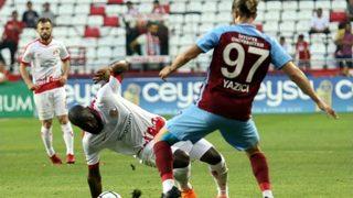 Spor Toto Süper Lig: Antalyaspor: 1 - Trabzonspor: 1 (ilk Yarı)