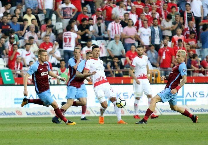 Spor Toto Süper Lig: Antalyaspor: 1 - Trabzonspor: 1 (ilk Yarı) G1