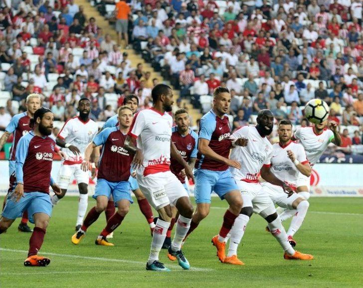 Spor Toto Süper Lig: Antalyaspor: 1 - Trabzonspor: 1 (ilk Yarı) G4
