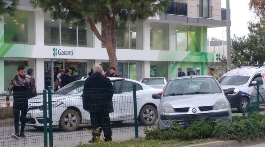 Yağışta Kontrolden &Ccedil;ıkan Ara&ccedil; Ref&uuml;je &Ccedil;ıktı