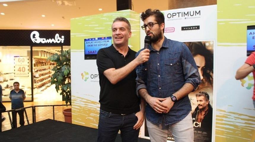 Ahlat Ağacı Oyuncuları İzmir Seyircisiyle Buluştu