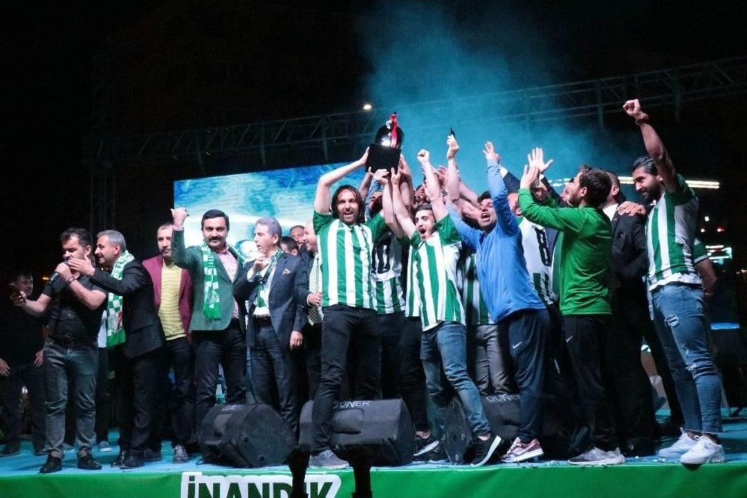 Kırşehir Belediyespor Şampiyonluk Kupasını Aldı