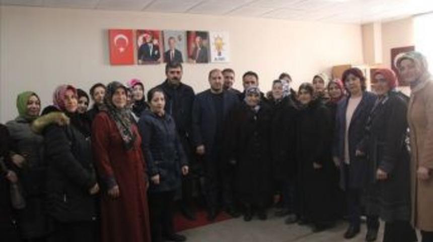 Ak Parti &Ccedil;ıldır&rsquo;da Kadın Kolları Ve Gen&ccedil;lik Kolları İle Bir Araya Geldi