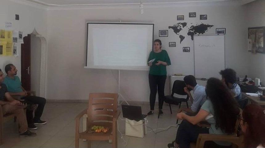 Diyarbakırlı Gen&ccedil;lere İspanya Ve Katalonya Anlatıldı