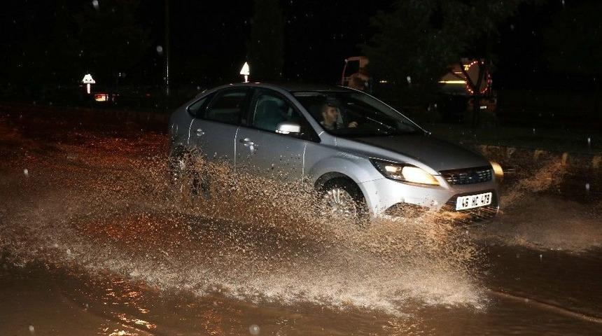 Kahramanmaraş&rsquo;ta Yollar G&ouml;le D&ouml;nd&uuml;