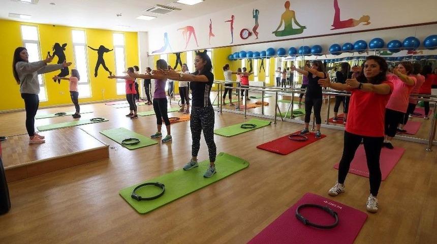 Yenimahalleli Kadınlar Pilatesle Form Tutuyor