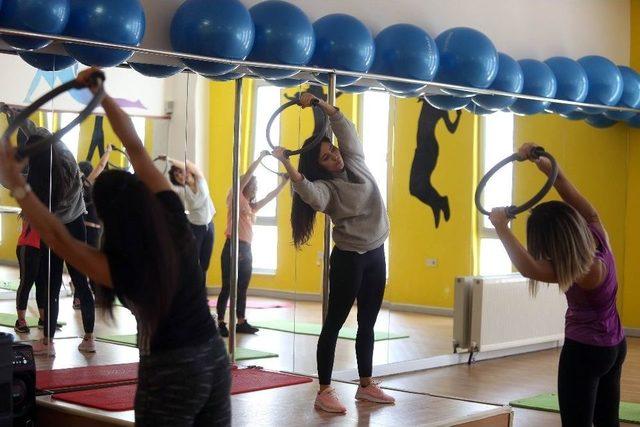 Yenimahalleli Kadınlar Pilatesle Form Tutuyor