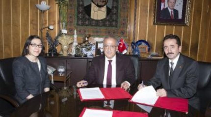 Atat&uuml;rk &Uuml;niversitesi İle K&uuml;lt&uuml;r Ve Turizm Bakanlığı Arasında Protokol İmzalandı