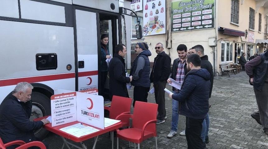 Ak&ccedil;akoca&rsquo;da Kan Bağışında Uzun Kuyruklar Oluştu