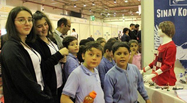 Görme Engellilere Yol Gösteren Cihaz Ürettiler 1