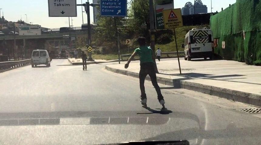 (&ouml;zel Haber) İstanbul&rsquo;da Trafikte Tehlikeli Yolculuklar Kamerada