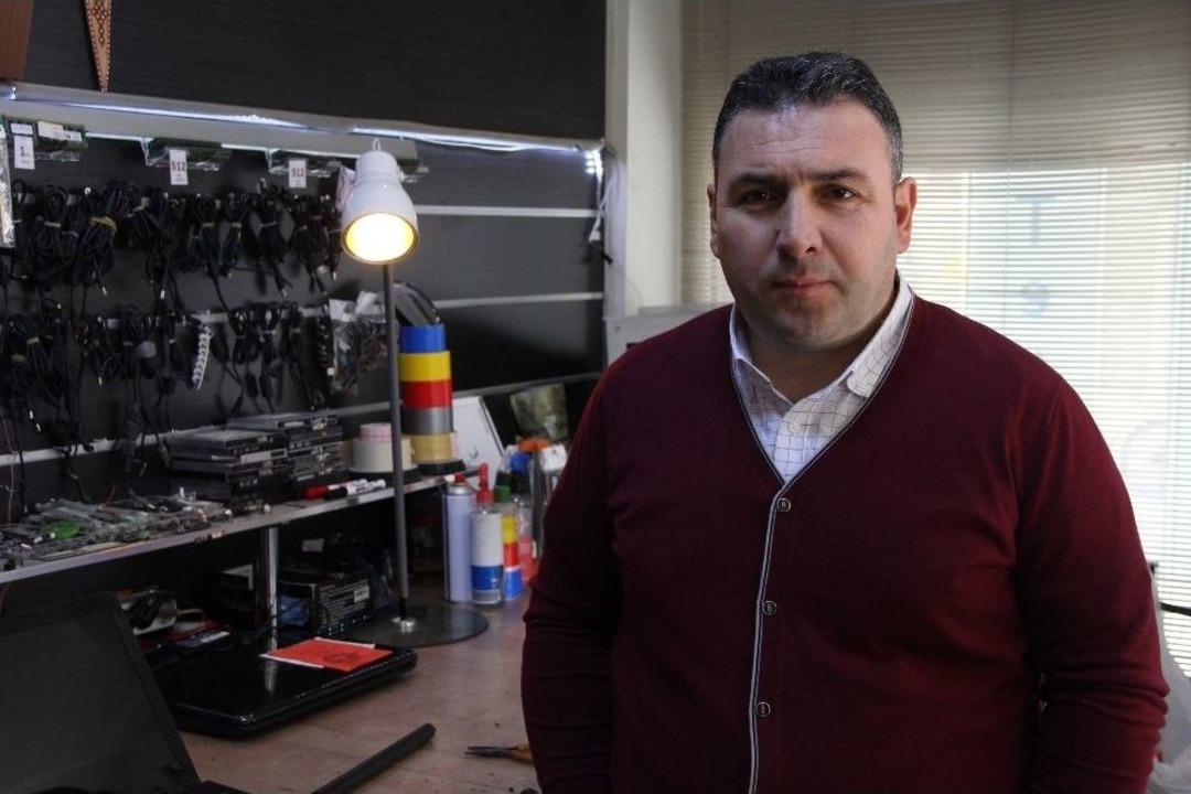 İş Yerini Hurdalar İle Dizayn Etti