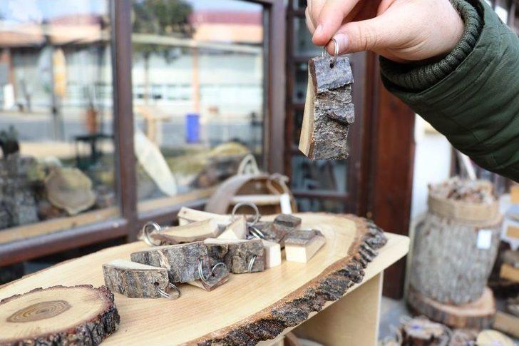 Kurumuş Ağaç Dallarına Şekil Veriyor G4