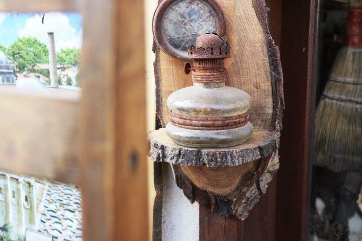 Kurumuş Ağaç Dallarına Şekil Veriyor G5