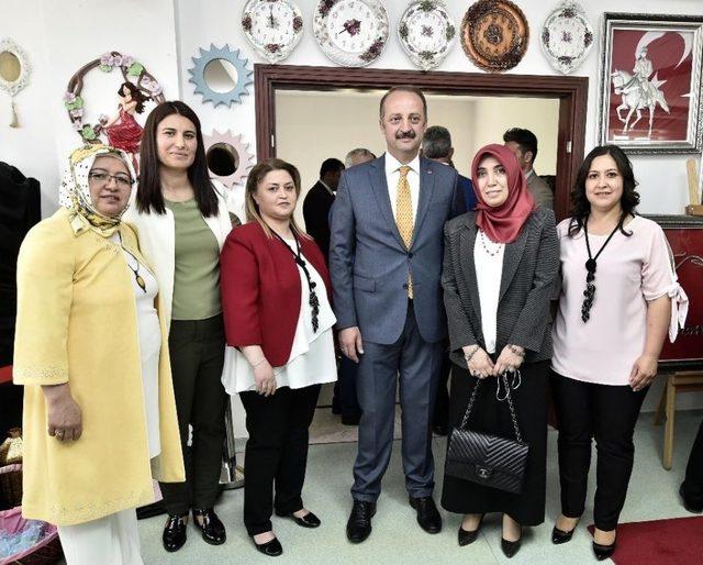 Mamak Belediyesi Aile Merkezleri Yıl Sonu Sergisi