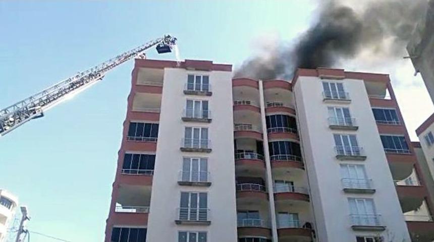 Apartmanın Çatısını Onarırken Yaktılar