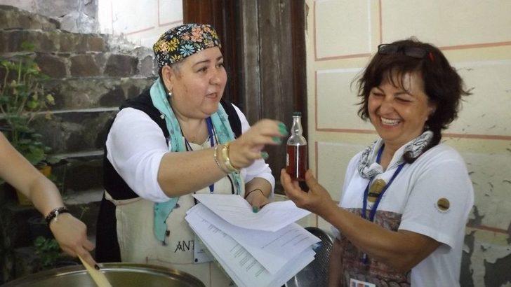 6 Ülkenin Gençleri Keşkeğin Atası Olan Özel Çorba Yaptılar G4