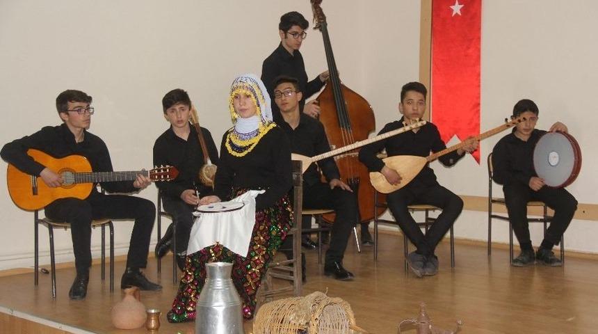 Anadolu Ezgileri Sahnede Hayat Buluyor