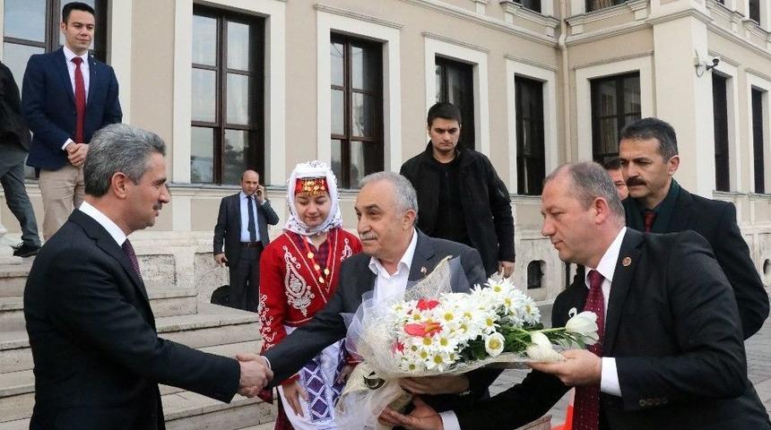 Bakan Fakıbaba: &ldquo;et İthalinin En &Ouml;nemli Sebebi Ana&ccedil; Olmaması&rdquo;