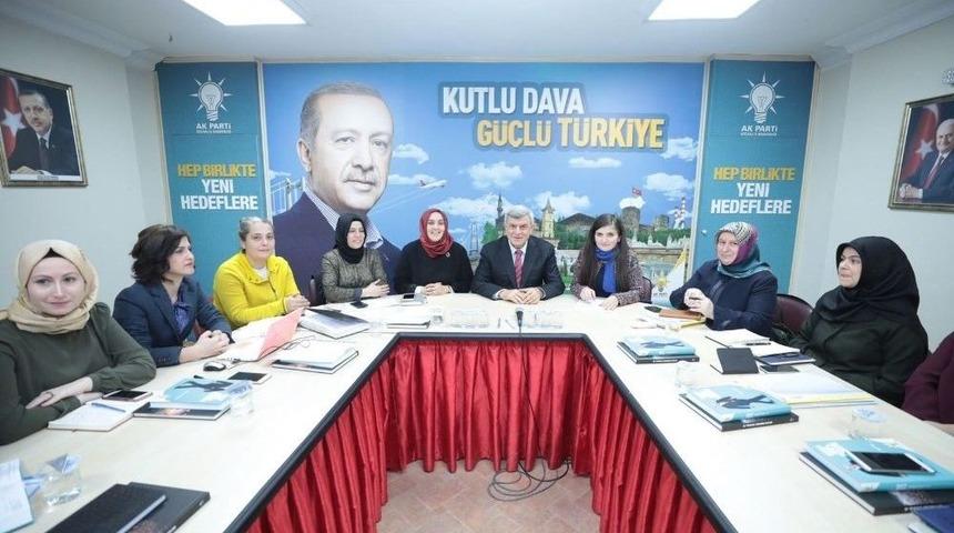 Başkan Karaosmanoğlu, &ldquo;kadına Eğer Vermeyen Toplumlar Y&uuml;kselemez&rdquo;