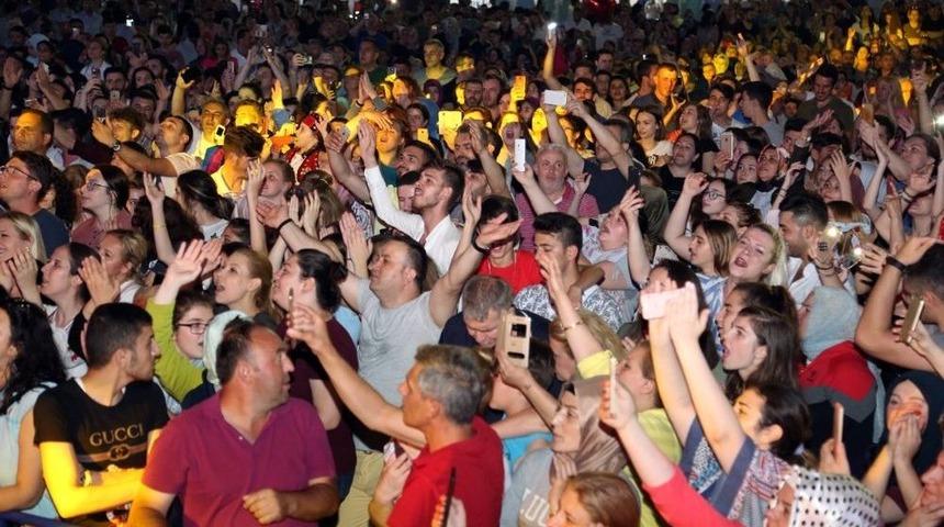 K&uuml;lt&uuml;r Festivaline Muhteşem Kapanış
