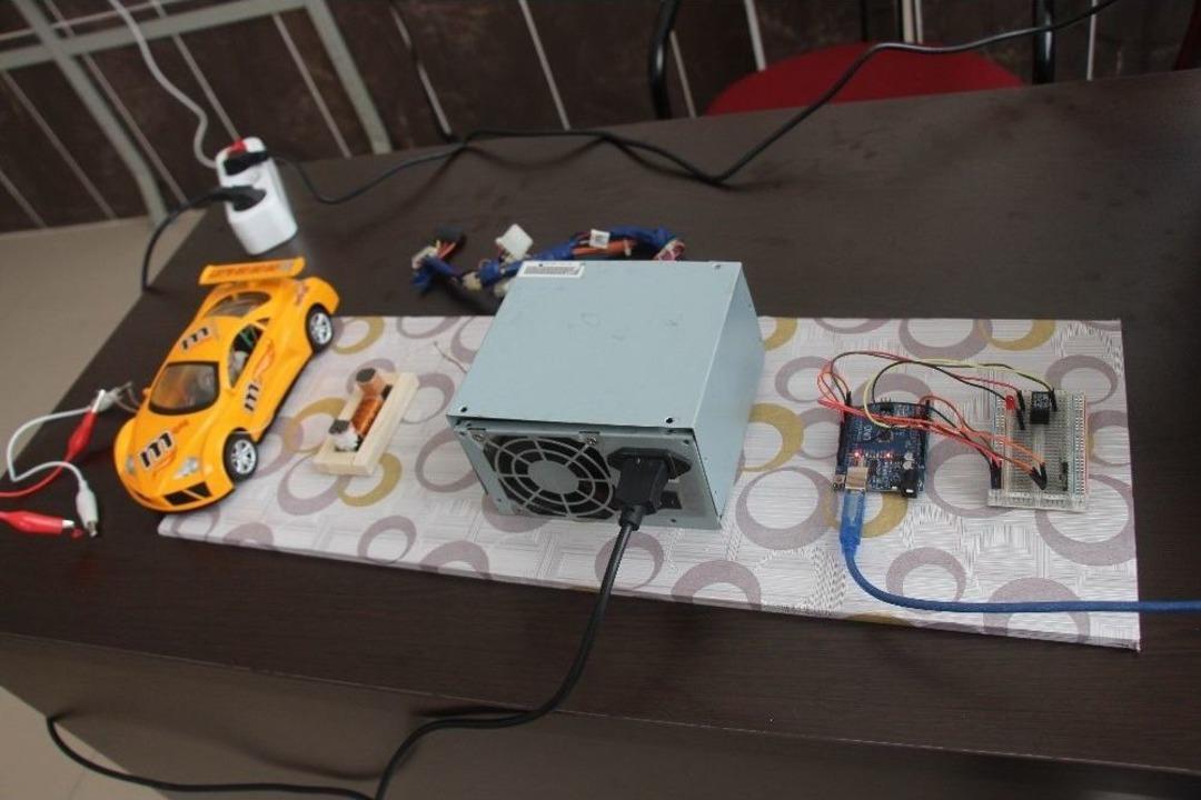 Oyuncak Arabasını Şarj Etmekten Sıkıldı, Uzaktan Hızlı Şarj Sistemi Kurdu