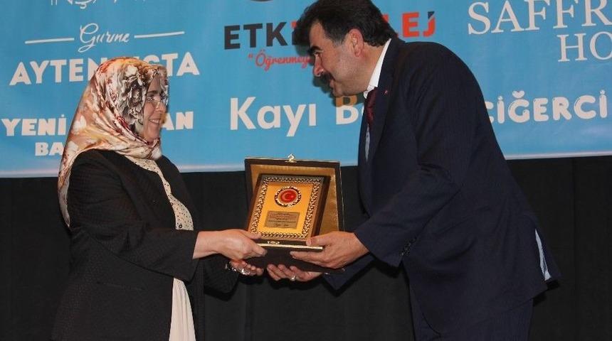 Ayten Usta&rsquo;ya &ldquo;yılın En İyi Mekanı&rdquo; &Ouml;d&uuml;l&uuml;
