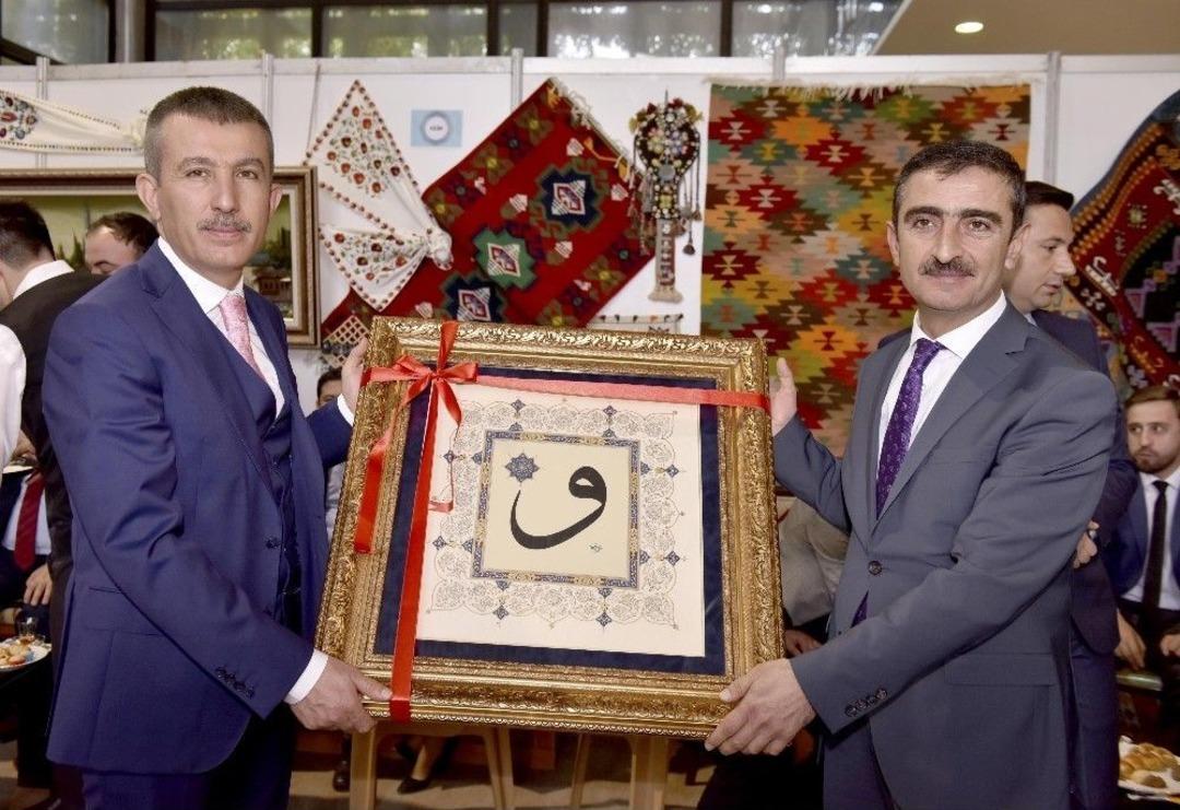 Belmek&rsquo;te Eğitim Alan Kursiyerlerin &Ccedil;alışmalarının Sergilendiği "el Emeği G&ouml;z Nuru Yılsonu Sergisi" A&ccedil;ıldı