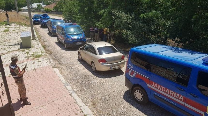 Elazığ&rsquo;da Telefon Kablolarını &Ccedil;alan 3 Ş&uuml;pheli Kıskıvrak Yakalandı