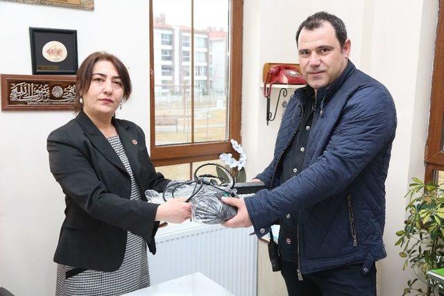 Elektronik Atıklar Çiçek Tohumuna Dönüşüyor