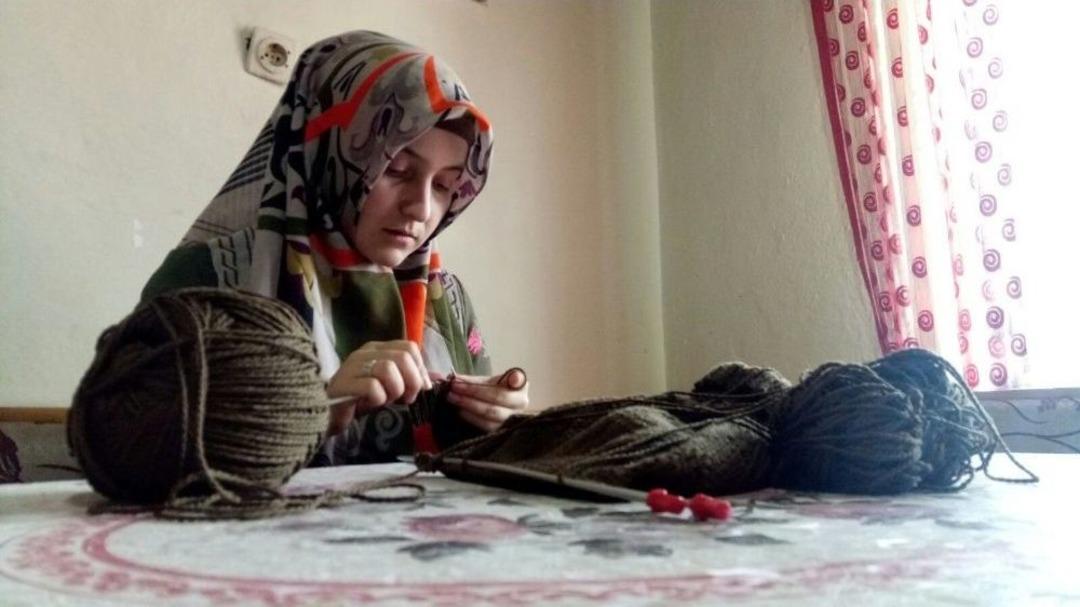 Mehmet&ccedil;ikler İ&ccedil;in Aktı Ve Bere &Ouml;r&uuml;yorlar