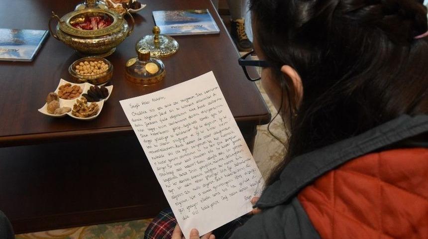 Asker Kızından Mehmet&ccedil;iğe Duygu Y&uuml;kl&uuml; Mektup